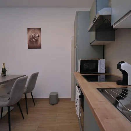 New! Adriatic Shell - 10 Min Walk To *