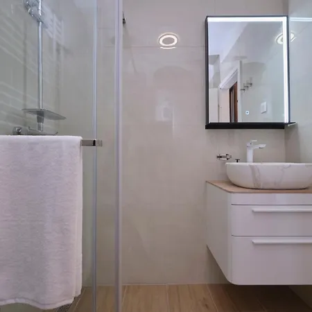 New! Adriatic Shell - 10 Min Walk To