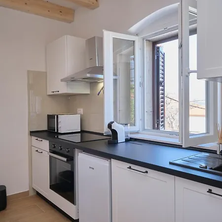 New! Adriatic Shell - 10 Min Walk To *