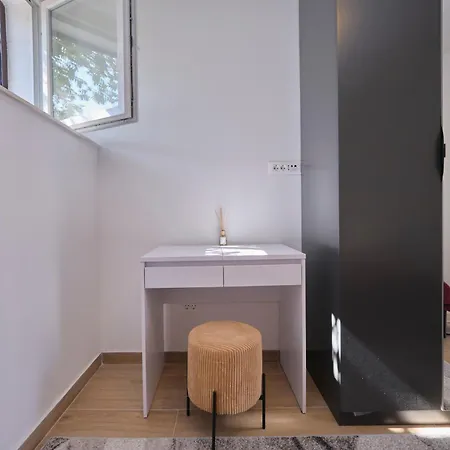 New! Adriatic Shell - 10 Min Walk To *