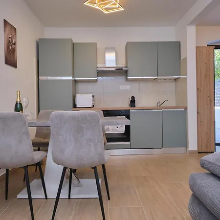 New! Adriatic Shell - 10 Min Walk To