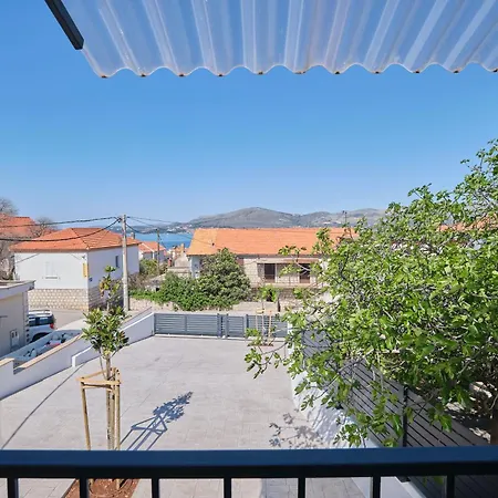 Appartement New! Adriatic Shell - 10 Min Walk To Trogir